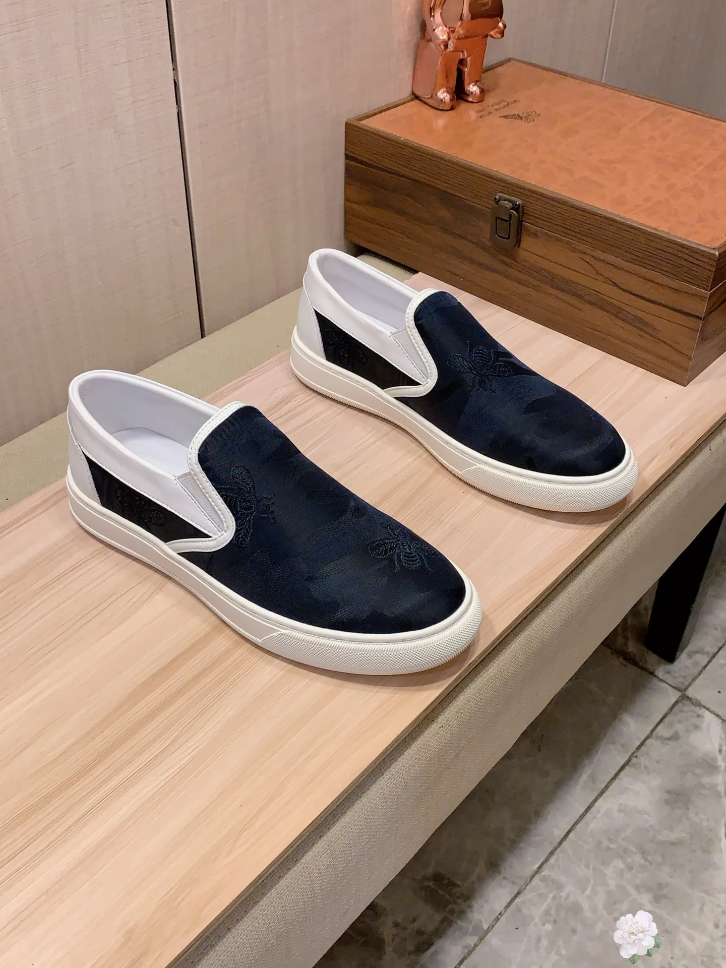 Men's men's shoes💰360💰💰🎩🎩[Lightning][Lightning] "Gucci*" The latest and most popular casual shoes, top brands [seduce] luxury~purchase, top~quality. [Strong] The upper is made of imported breathable cowhide with material ➕ breathable sheepskin lining (•) and fine workmanship. The original stylish and stylish soft rubber wear-resistant and non-slip outsole is light and comfortable on the feet. The real thing looks better when photographed in real life. No. 2661: Code: 38-44, 45 can be customized, 3️⃣ colors are available